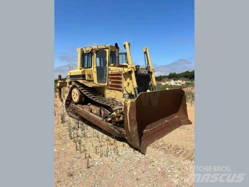 CAT D6H Kāpurķēžu buldozeri