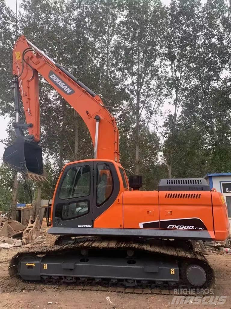 Doosan DX300LC-9C Kāpurķēžu ekskavatori