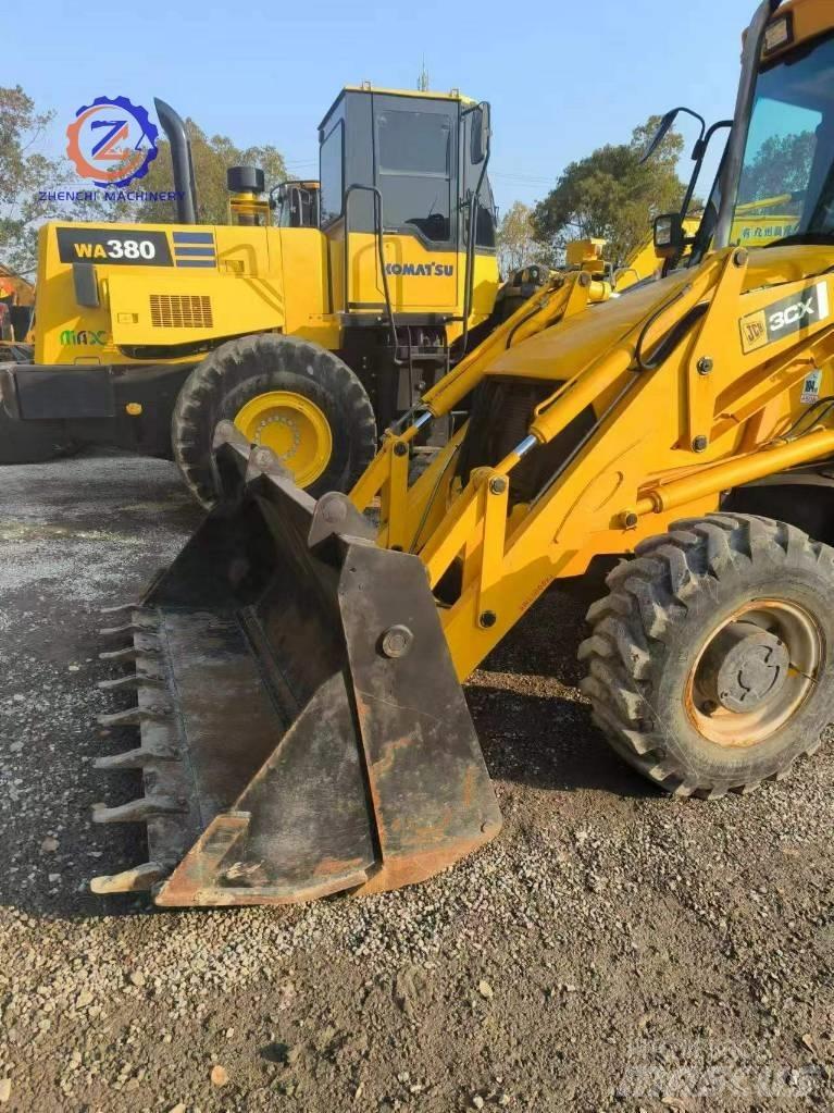 JCB 3 CX Ekskavatori-iekrāvēji