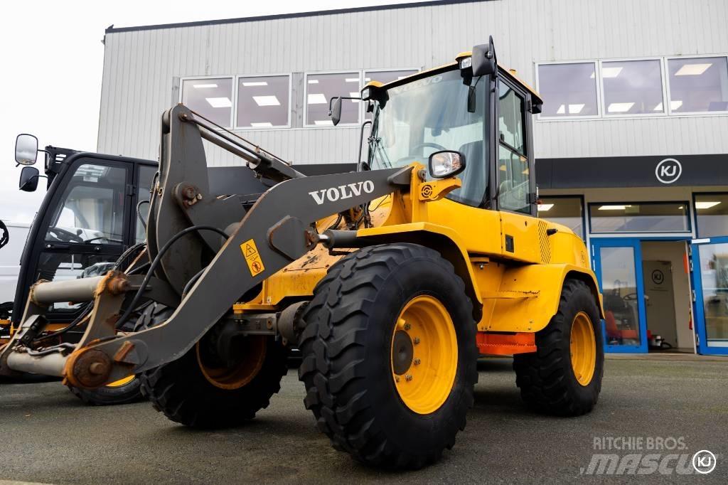 Volvo L 35 Iekrāvēji uz riteņiem
