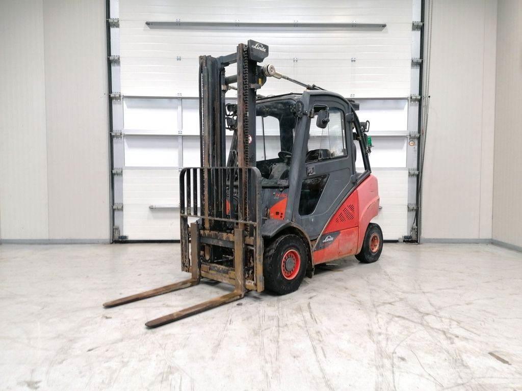 Linde H30D-02 Tehnika ar dīzeļa dzinēju