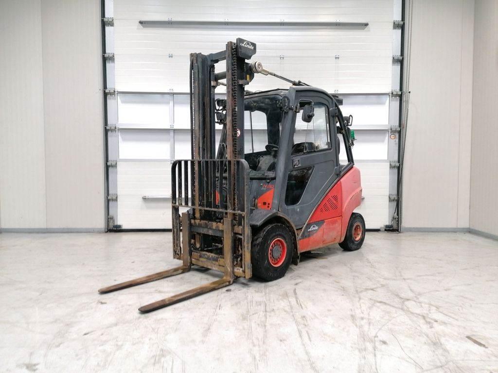 Linde H30D-02 Tehnika ar dīzeļa dzinēju
