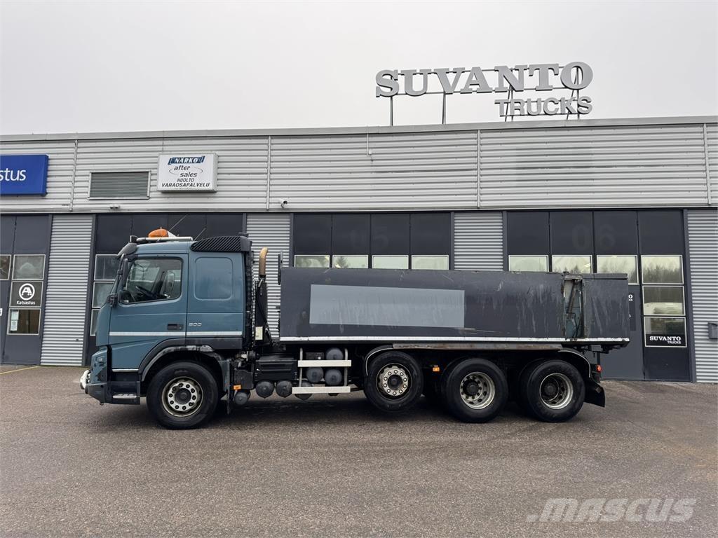 Volvo FMX 8x4 Pašizgāzējs