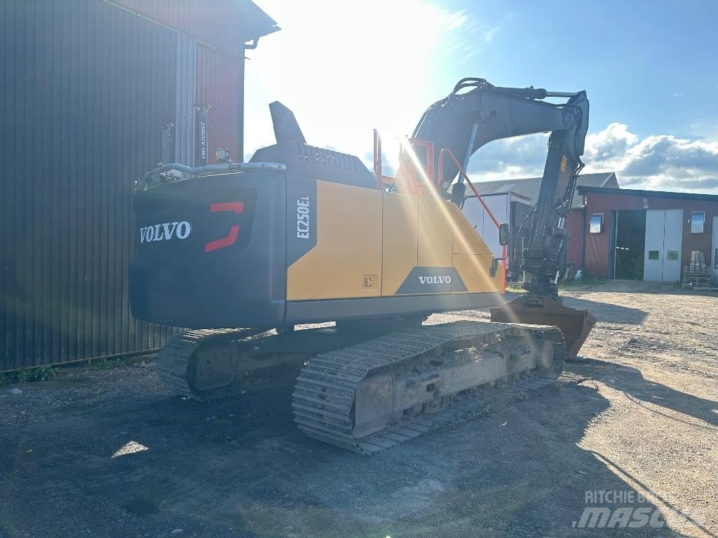 Volvo EC 250 EL Kāpurķēžu ekskavatori
