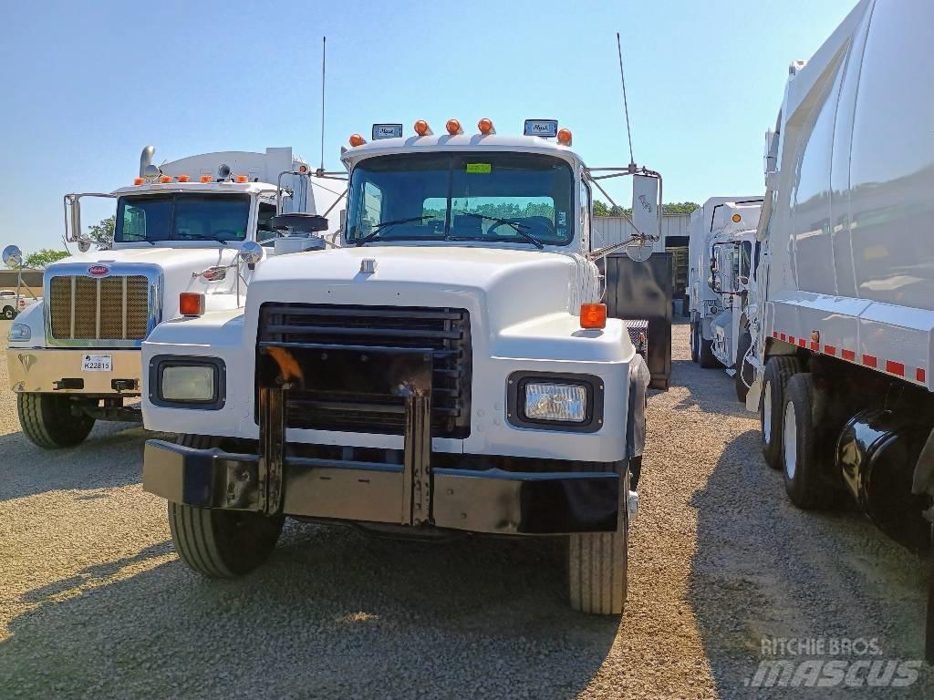 Mack RD 688 S Atkritumu izvešanas transports