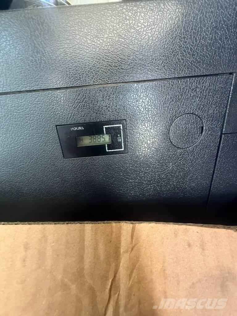 Hyundai HX 160 AL Kāpurķēžu ekskavatori