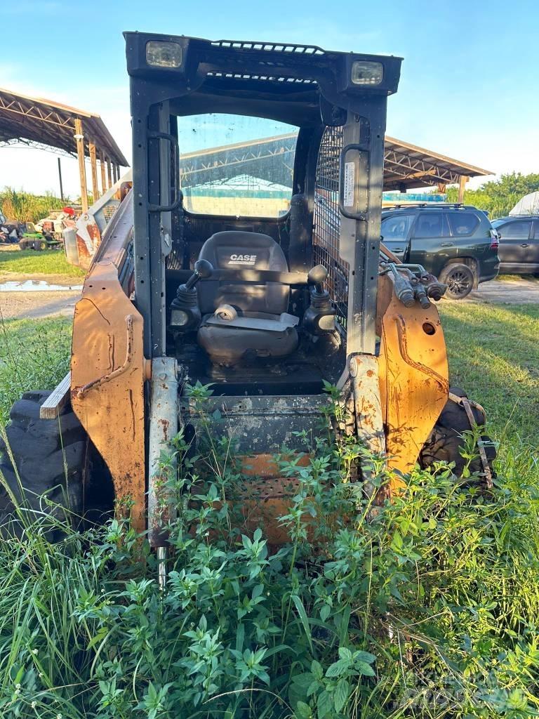 CASE SR 250 Lietoti riteņu kompaktiekrāvēji