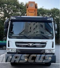Jinwoo JW450 Pacēlāji uz automašīnas bāzes