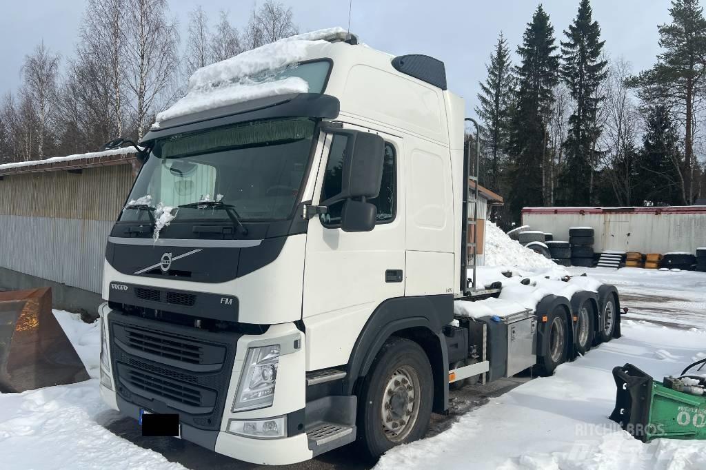 Volvo FM 12 Treileri ar āķi