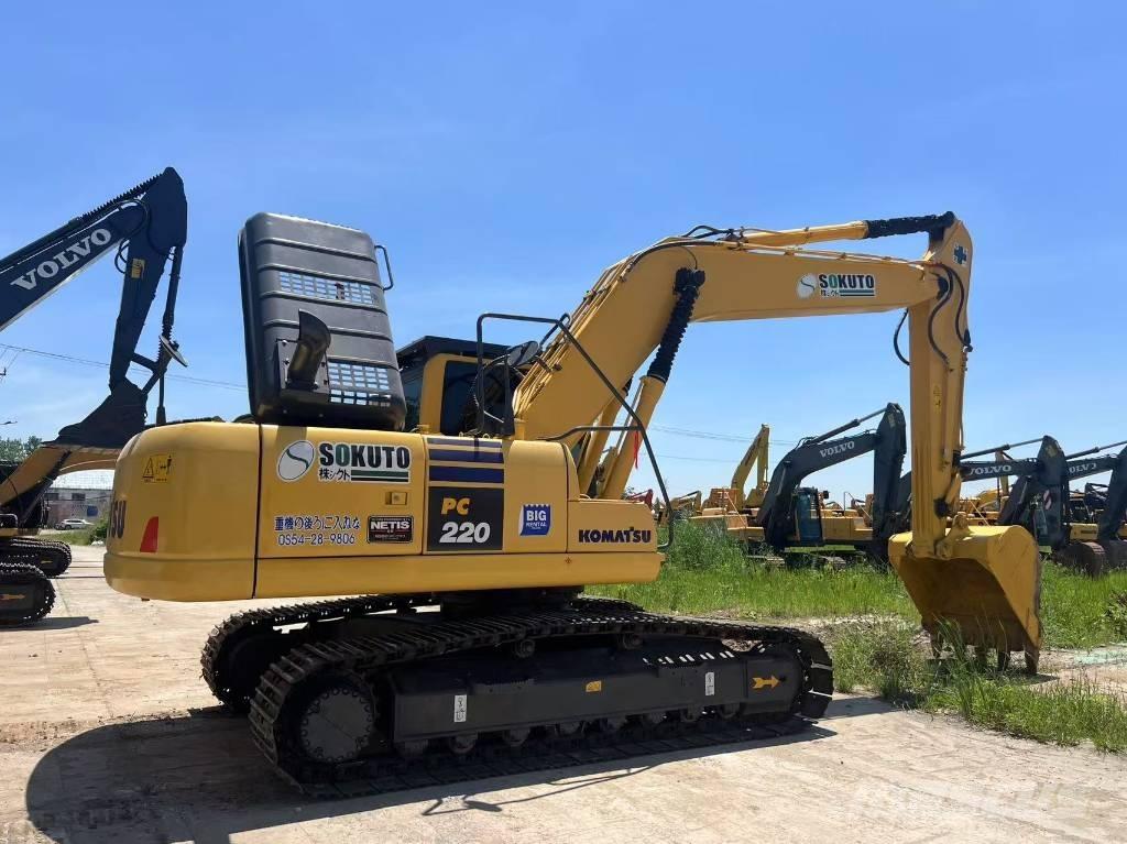 Komatsu 220 Kāpurķēžu ekskavatori