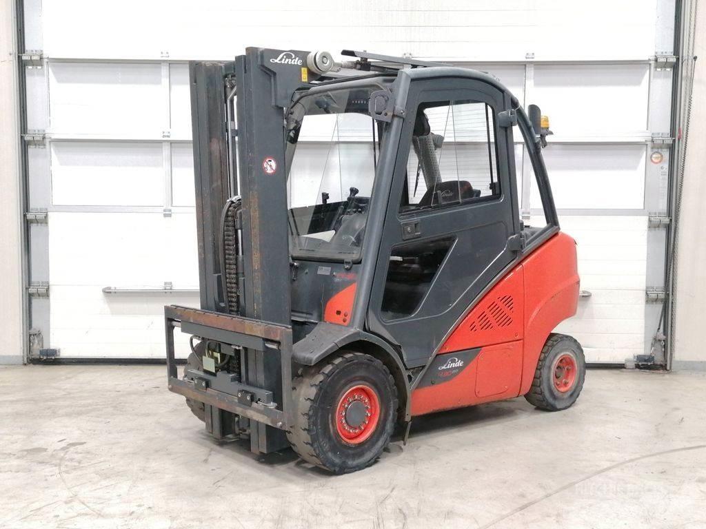 Linde H30D-02 Tehnika ar dīzeļa dzinēju