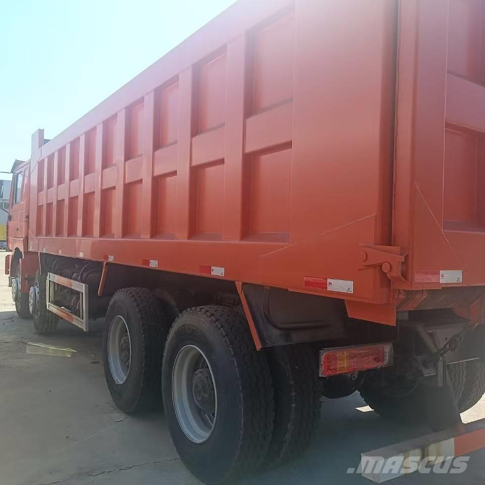 Shacman F3000 8x4 Pašizgāzējs