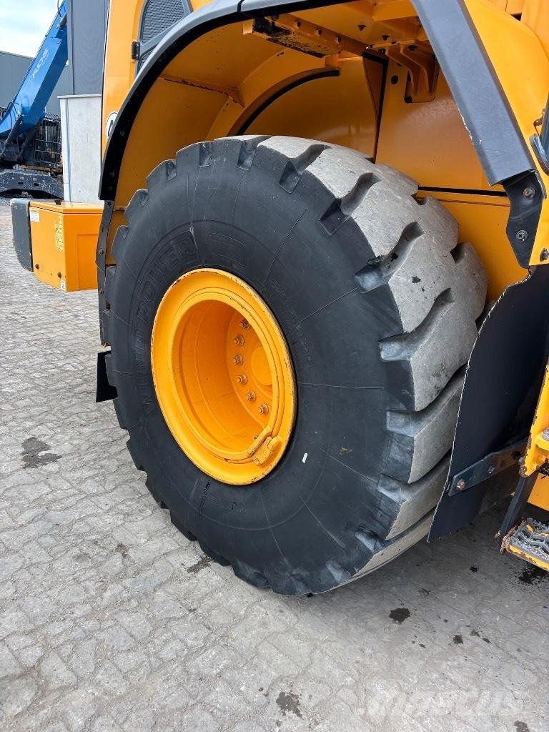 Hyundai HL 960 - 955 Iekrāvēji uz riteņiem