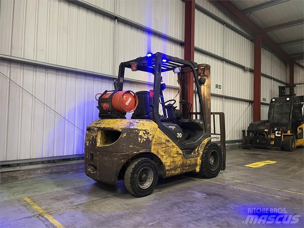 Komatsu FG30T-17 LPG tehnika