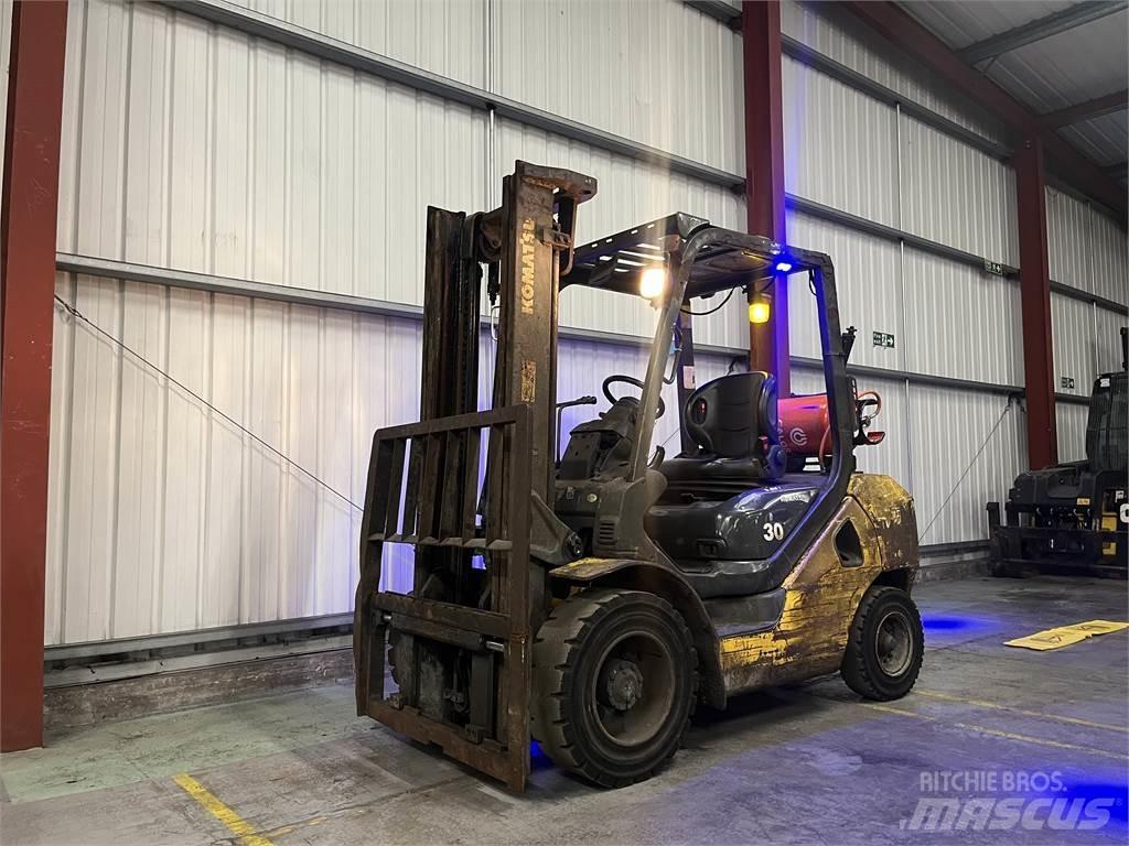 Komatsu FG30T-17 LPG tehnika
