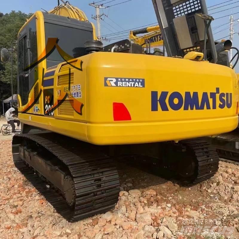 Komatsu PC 200 Kāpurķēžu ekskavatori