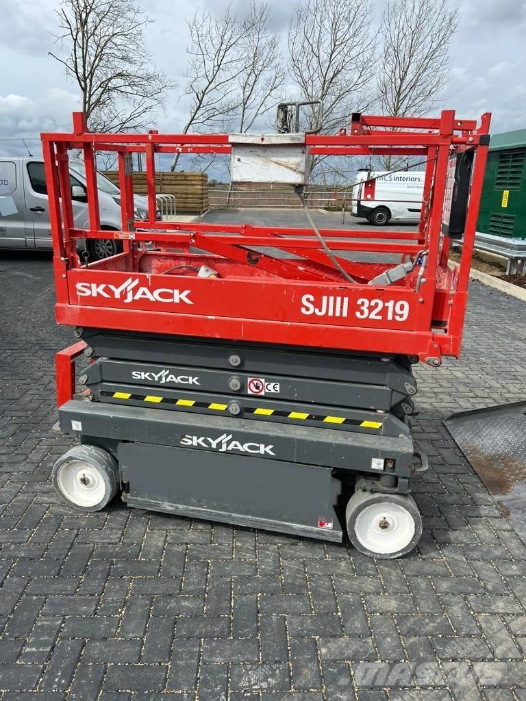 SkyJack SJ 3219 Šķerveida pacēlāji