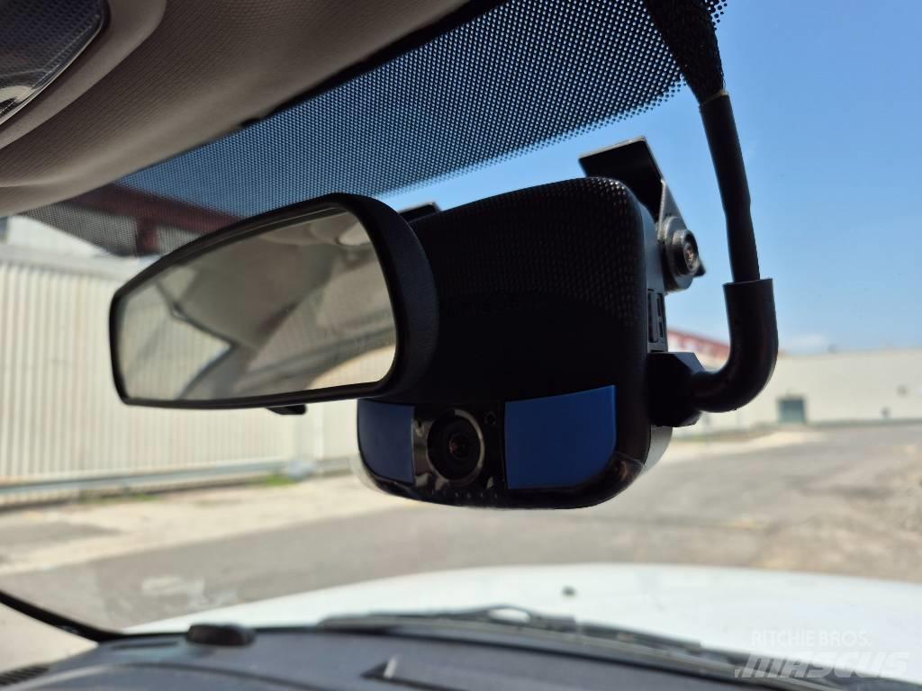 Jeep Patriot Vieglais kravas automobilis/izkraušana no sāniem