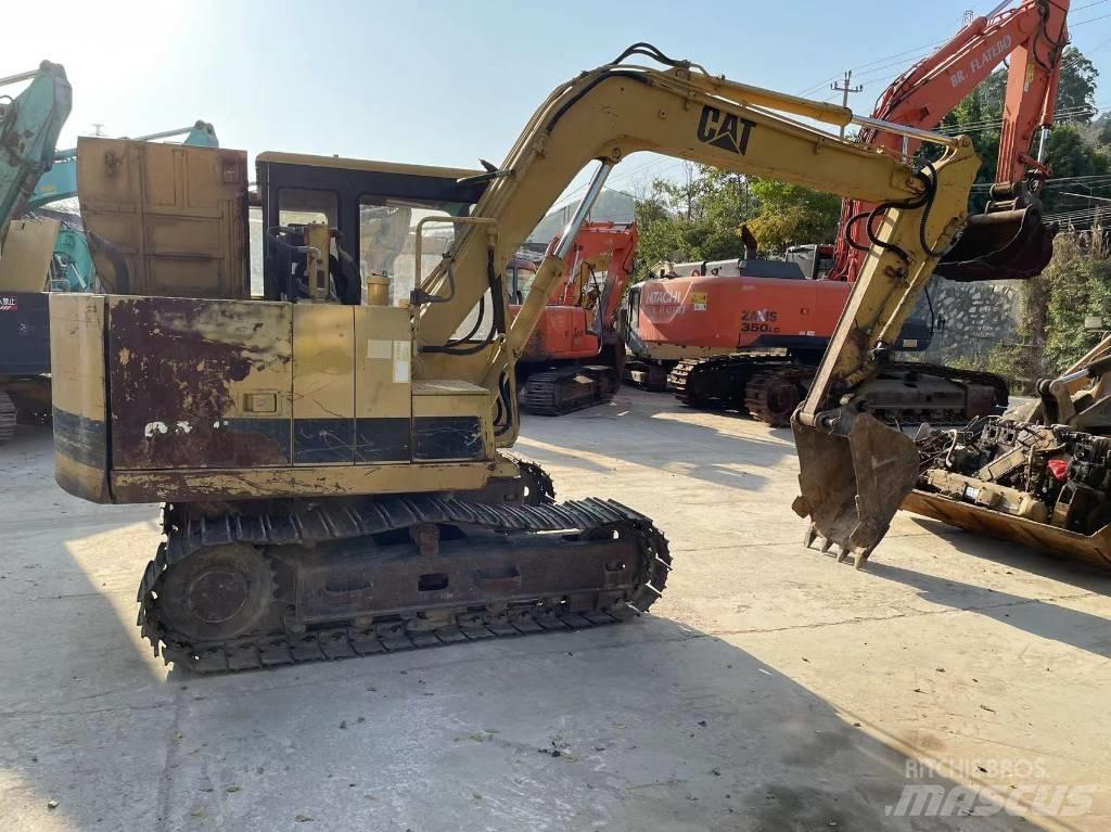 CAT E 70 B Kāpurķēžu ekskavatori