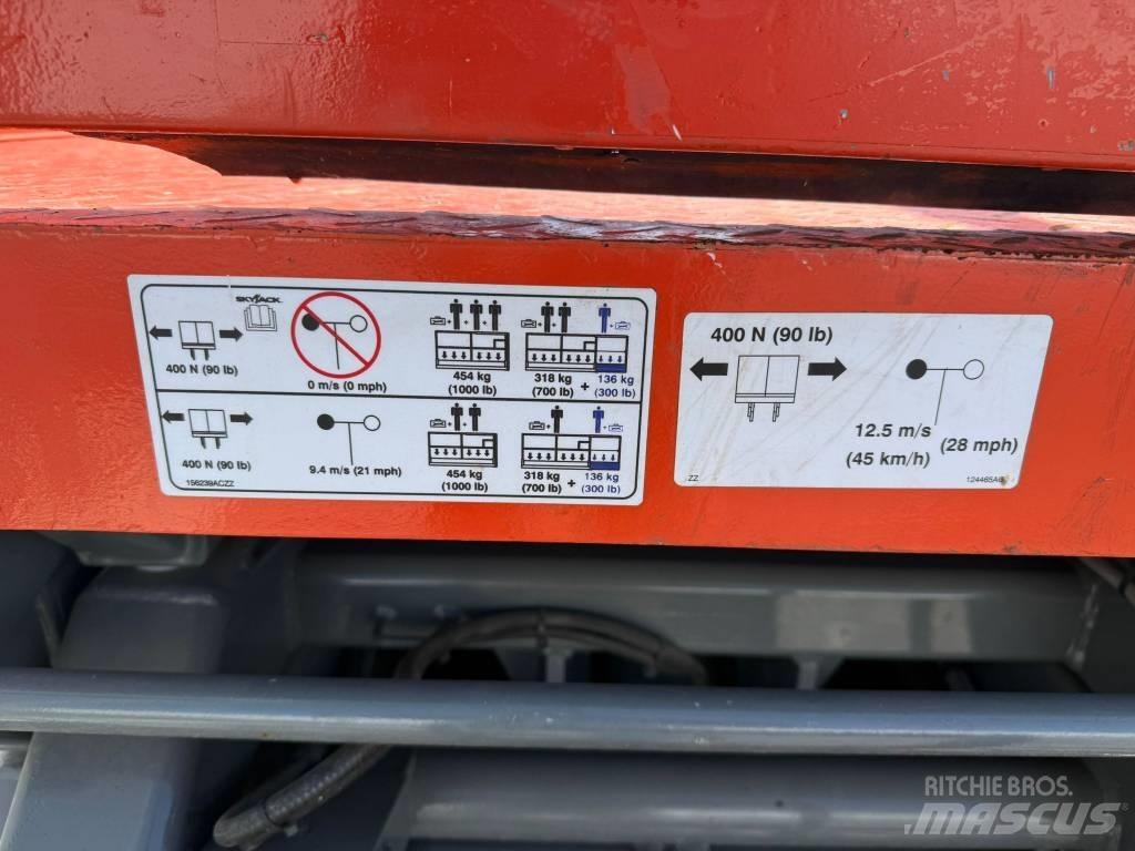 SkyJack SJ 4626 Šķerveida pacēlāji