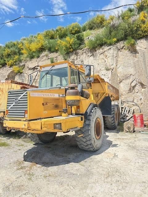 Volvo A 25 C Artikulētie pašizgāzēji