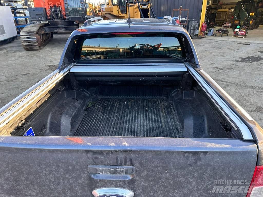 Ford Ranger Vieglais kravas automobilis/izkraušana no sāniem