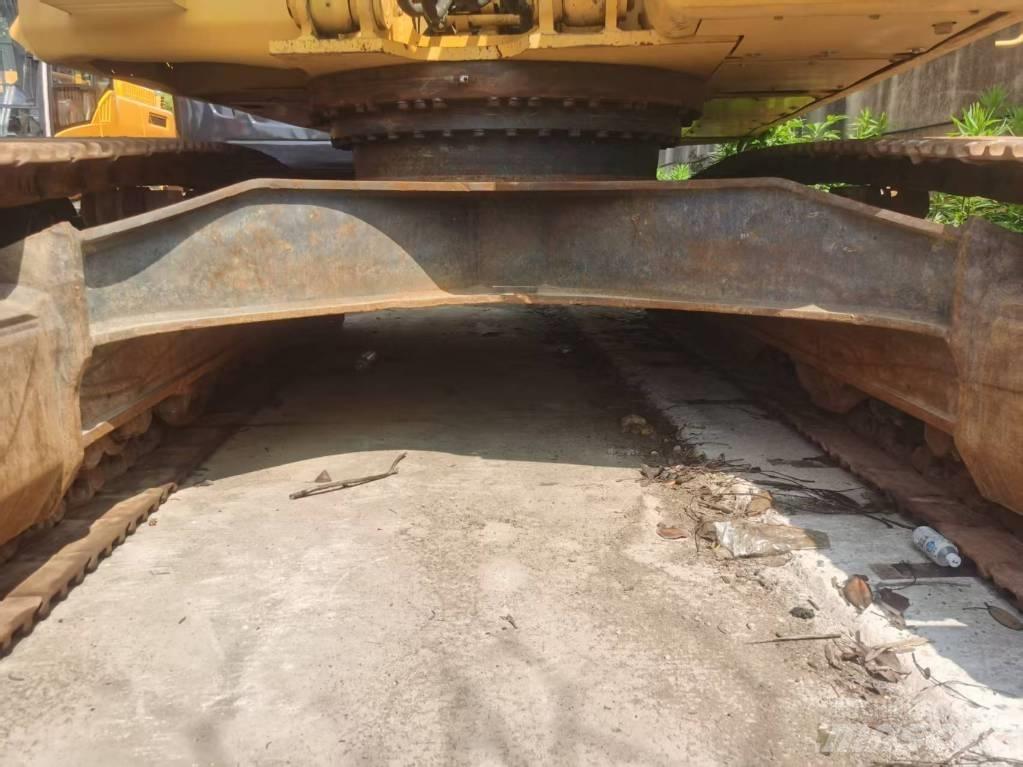 Komatsu PC 400-7 Kāpurķēžu ekskavatori