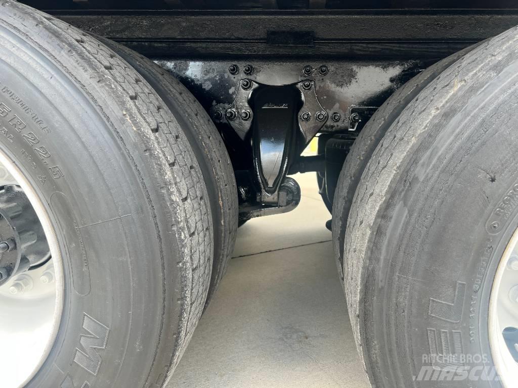 Freightliner M 106 Furgons