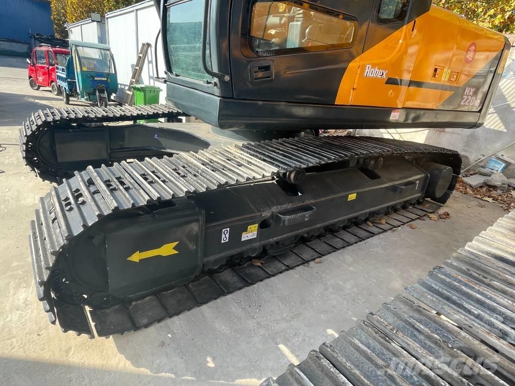 Hyundai HX 220 Kāpurķēžu ekskavatori