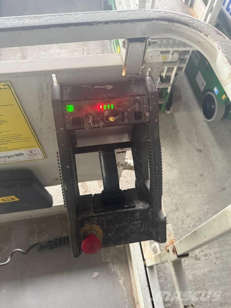 JLG 2646 ES Šķerveida pacēlāji