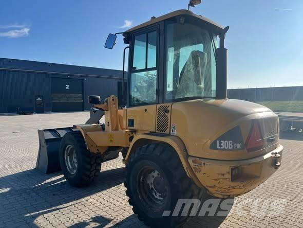 Volvo L 30 B Iekrāvēji uz riteņiem