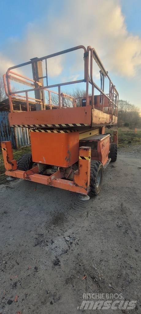JLG 4394 RT Šķerveida pacēlāji