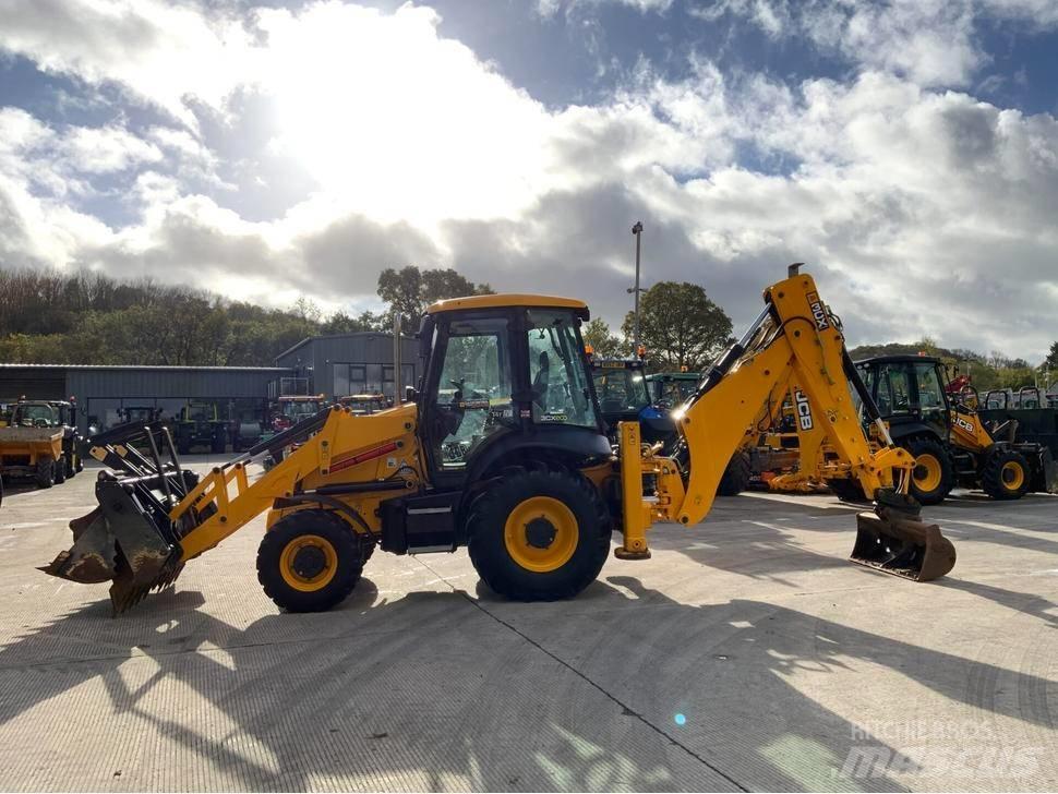 JCB 3CX Ekskavatori-iekrāvēji