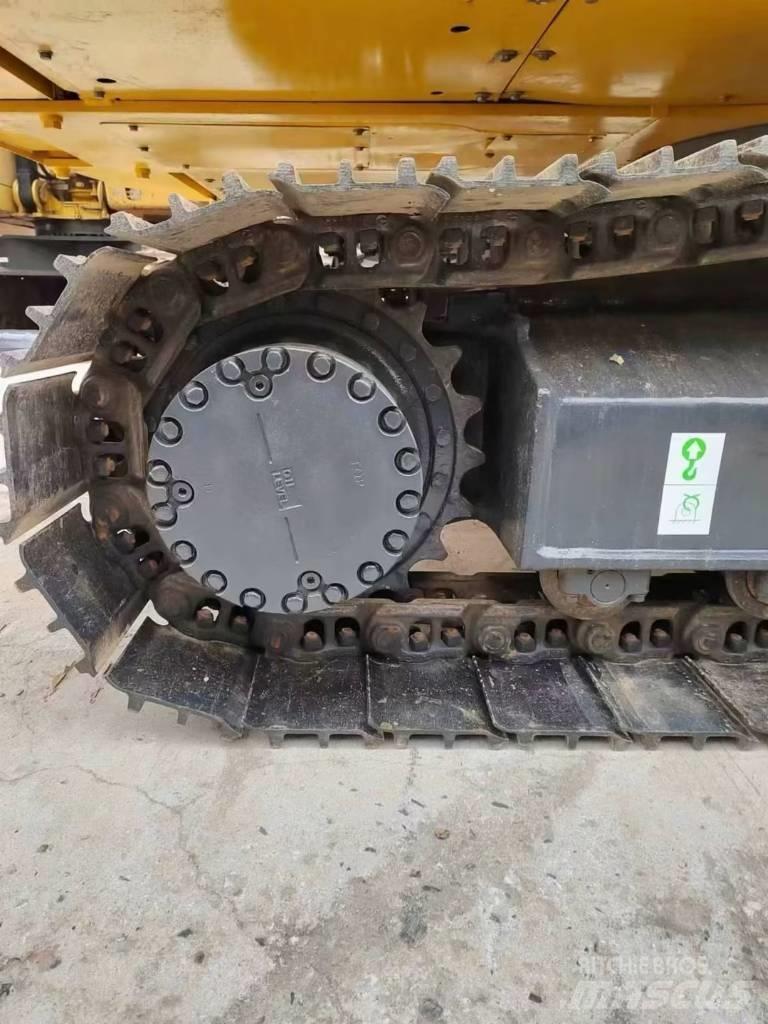 Komatsu PC 200-8 Kāpurķēžu ekskavatori