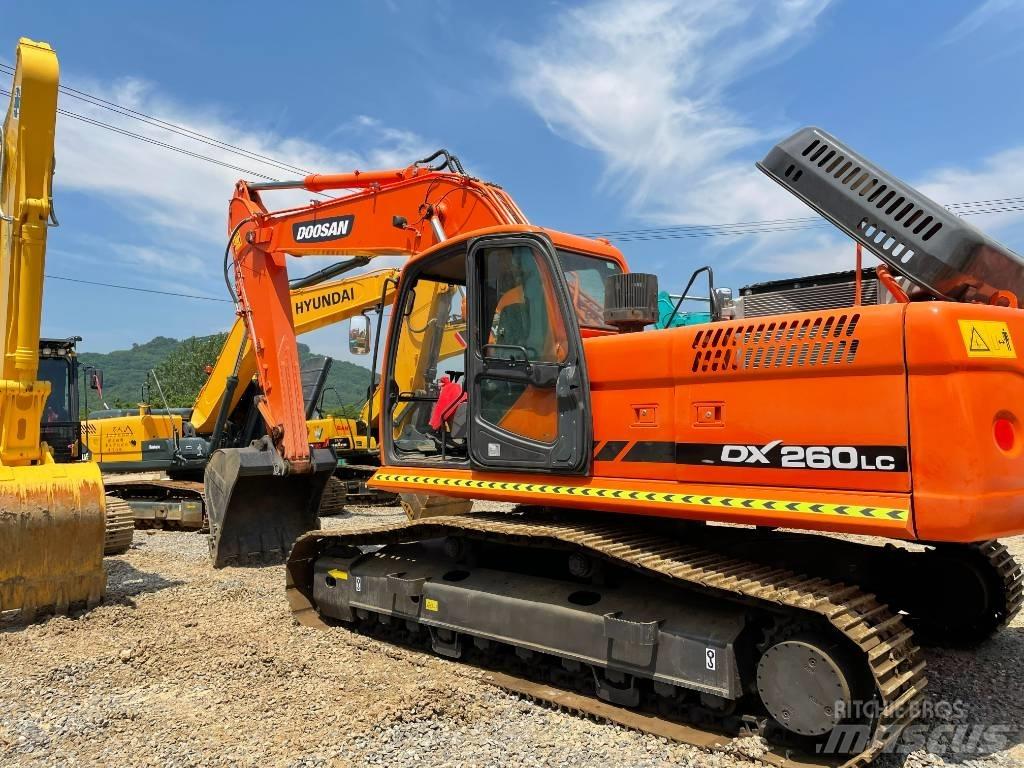 Doosan DX 260 Kāpurķēžu ekskavatori
