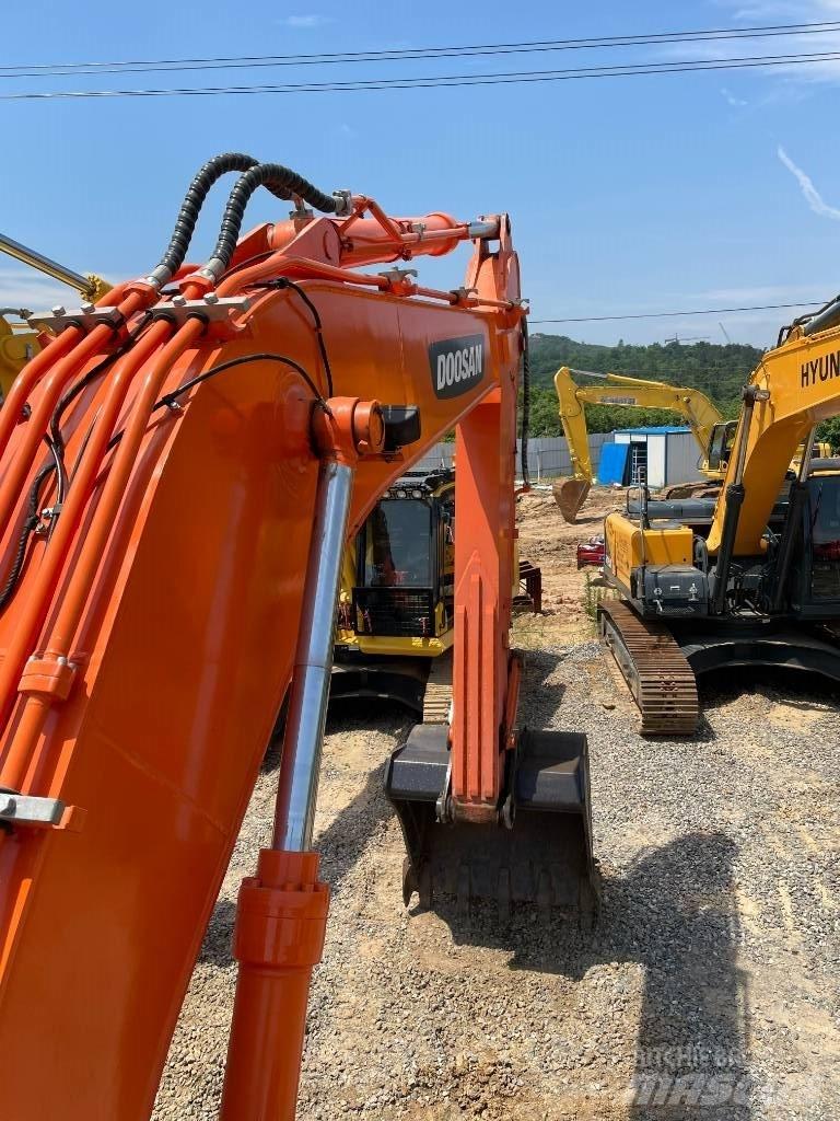 Doosan DX 260 Kāpurķēžu ekskavatori
