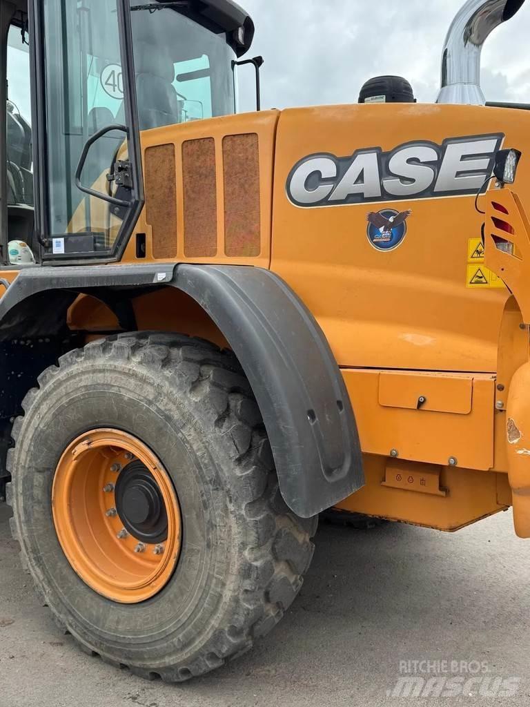 CASE 721F Iekrāvēji uz riteņiem