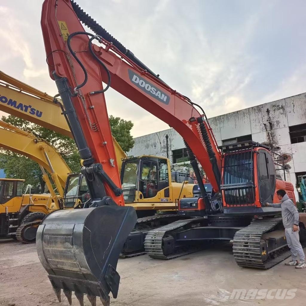 Doosan DX 300 LC Kāpurķēžu ekskavatori