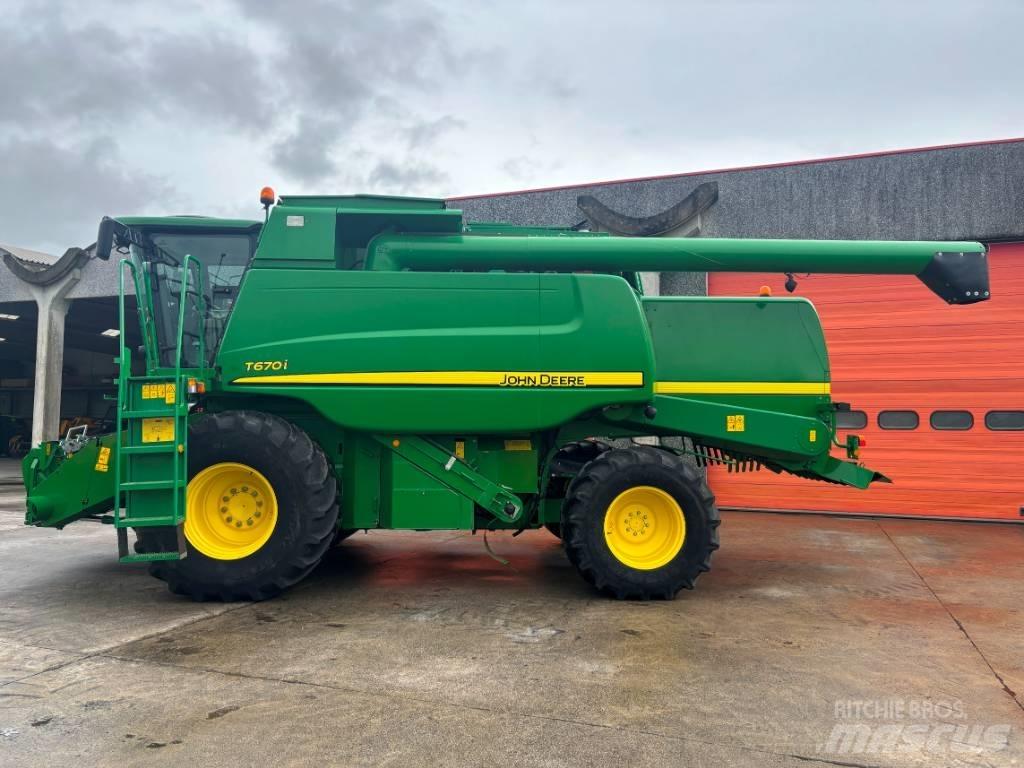 John Deere T 670 i Ražas novākšanas kombaini