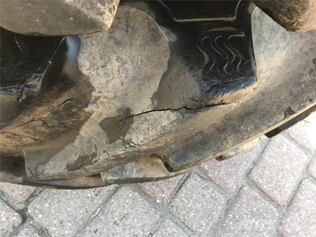 BKT 650/85R42 Riepas, riteņi un diski