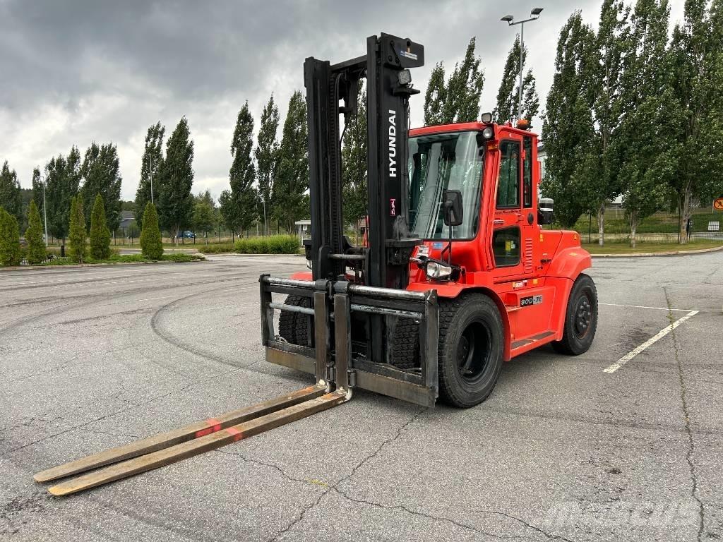 Hyundai 80D-7E Tehnika ar dīzeļa dzinēju