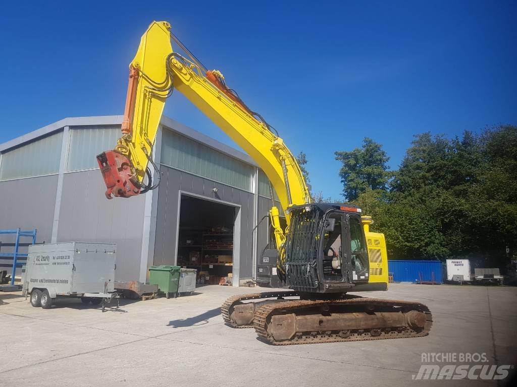 Hitachi ZX225USLC-5 Kāpurķēžu ekskavatori