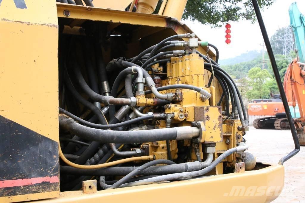 CAT 320BU Kāpurķēžu ekskavatori
