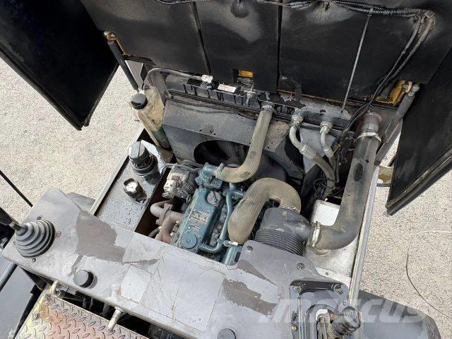 Mecalac TA 3 SH Mini pašizgāzēji