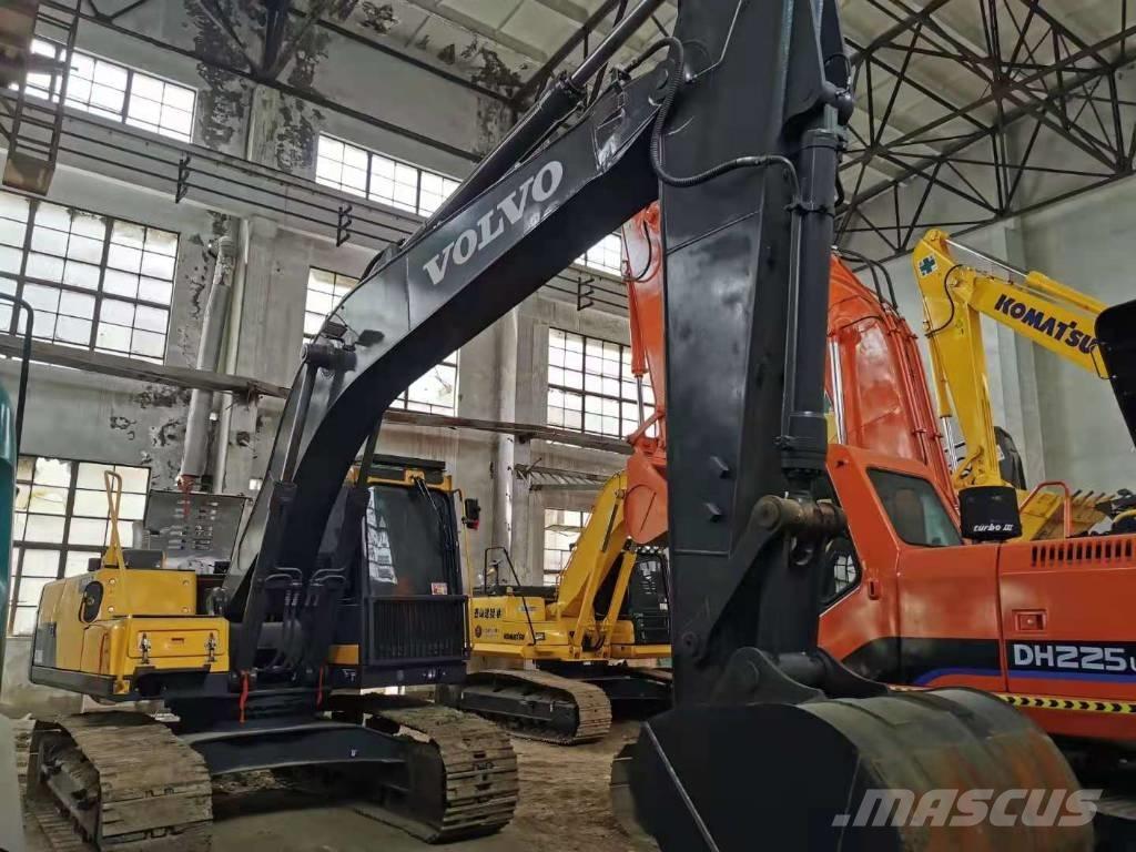 Volvo EC200D Kāpurķēžu ekskavatori