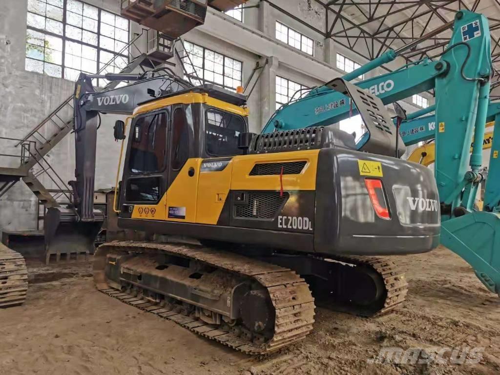 Volvo EC200D Kāpurķēžu ekskavatori