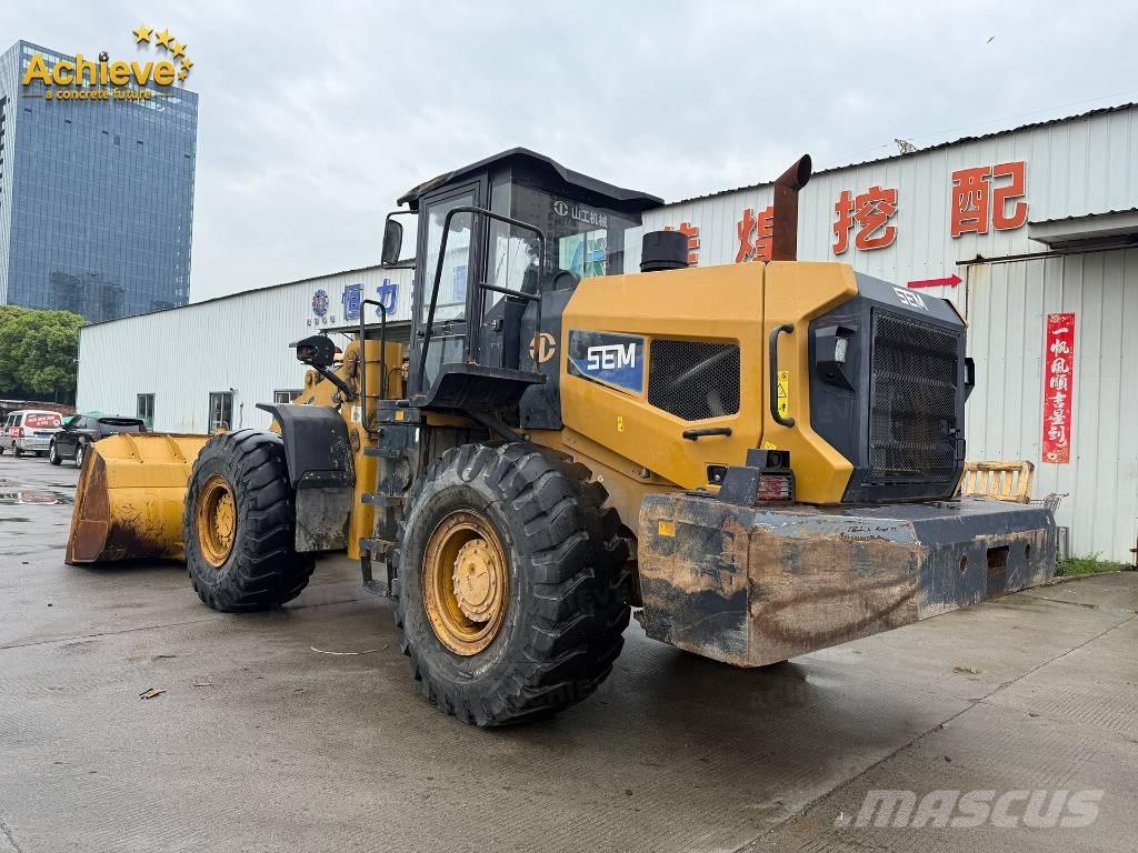 SEM 655F Iekrāvēji uz riteņiem