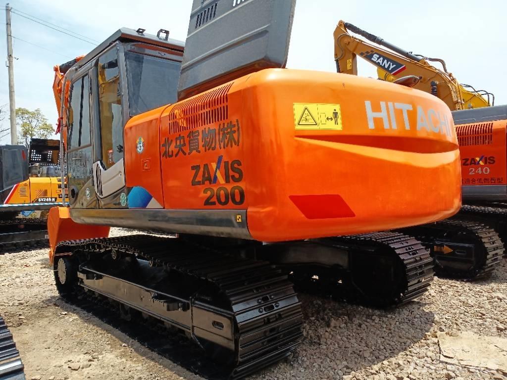 Hitachi ZX 200 Kāpurķēžu ekskavatori