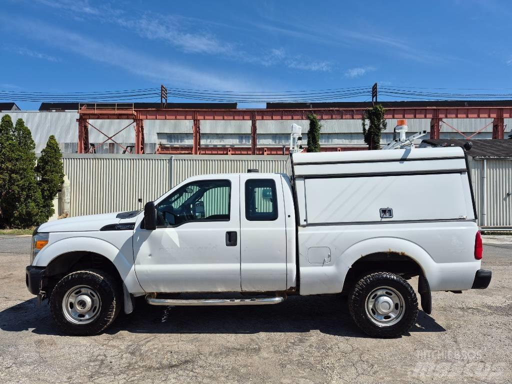 Ford F 250 Vieglais kravas automobilis/izkraušana no sāniem