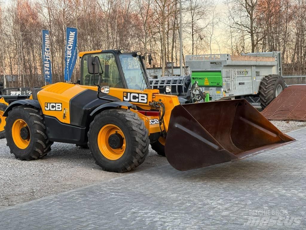 JCB 526-56 Agri Teleskopiskie riteņu iekrāvēji